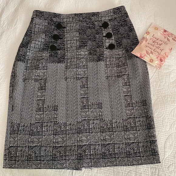 H&M skirt - Picture 2 of 2